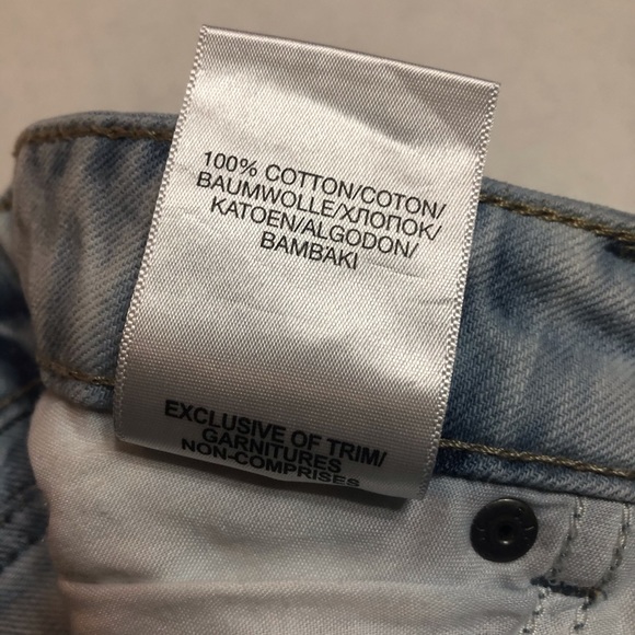 Silver Jeans Distressed Kellaline Shorts 1071 - Picture 6 of 7